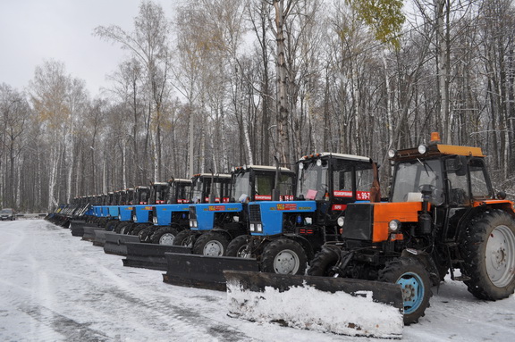 К зиме готовы. Смотр снегоуборочной техники провели управляющие компании-партнеры.