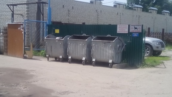 Произведена покраска ограждений контейнерных площадок