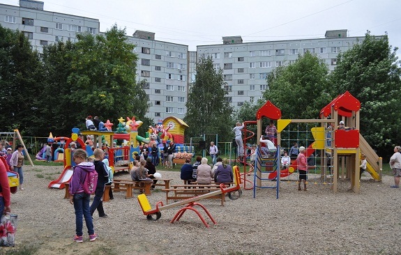 Для жителей провели праздник двора