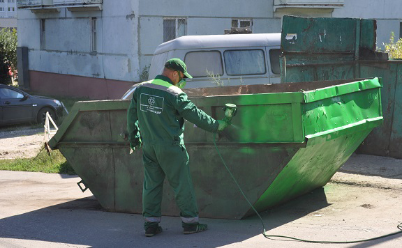 Проводится покраска бункеров