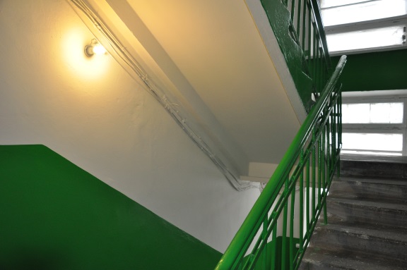 На Мира, 9 выполнен ремонт подъезда