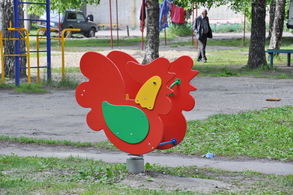 Управляющая компания "Жилье-15" продолжает облагораживать придомовые территории