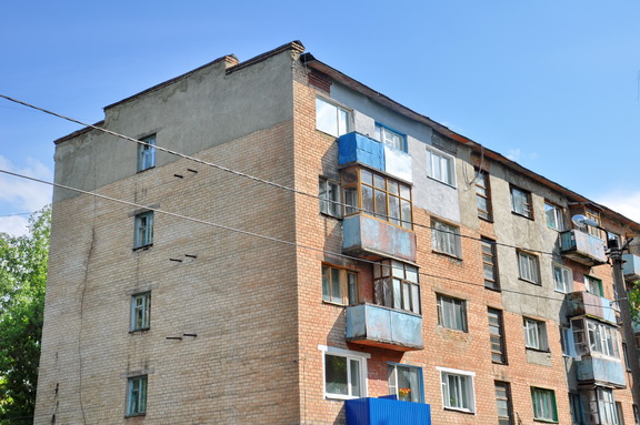 Отремонтирован фасад многоквартирного дома