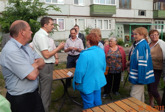 С жителями МКД проводят консультационные встречи по юридическим и другим вопросам