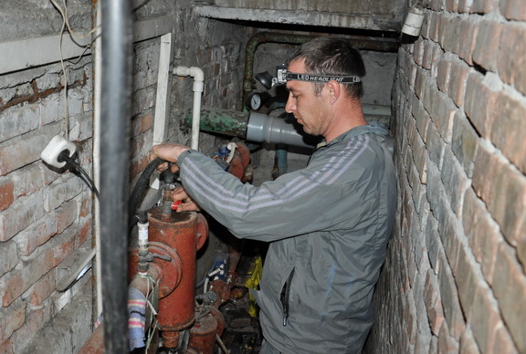 Продолжается выполнение работ по промывке и опрессовке ЦО