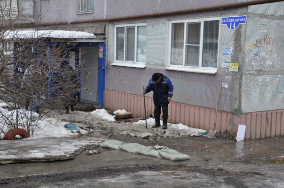 Управляющие компании защищают многоквартирные дома от подтопления