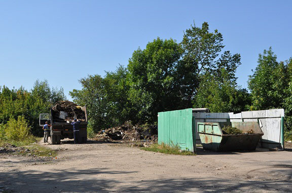 Проведена масштабная уборка контейнерной площадки