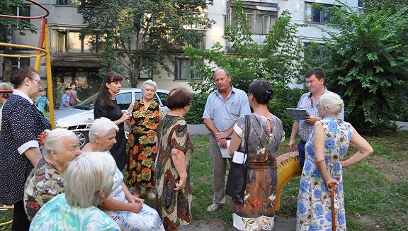 Директор ООО «Железнодорожная» провел встречу с жителями