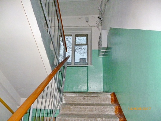 Выполнен ремонт подъездов по адресу Новый Кавказ, 6