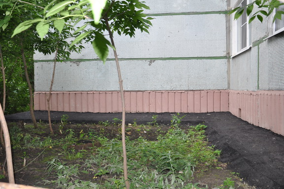 В многоквартирных домах отремонтированы отмостки