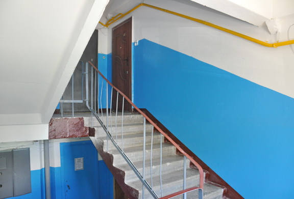 В многоквартирном доме отремонтировали подъезды