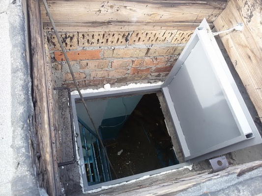 В МКД установлены новые металлические двери