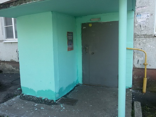 В многоквартирном доме завершен ремонт входных групп