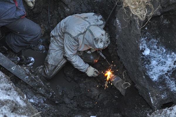 В доме на Кижеватова провели ремонт системы холодного водоснабжения